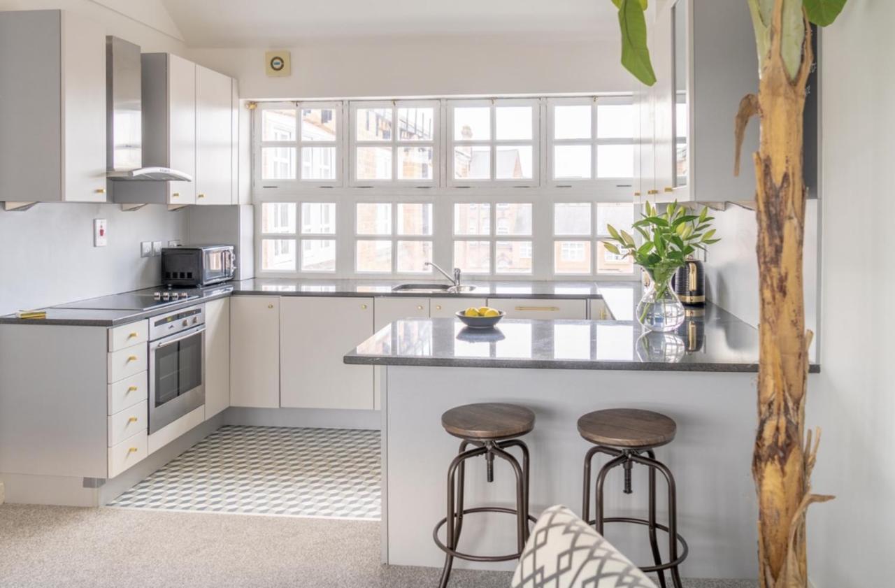 Luxury Apartment In The Heart Of Leicester With Parking Exterior photo