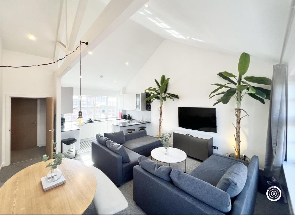 Luxury Apartment In The Heart Of Leicester With Parking Exterior photo